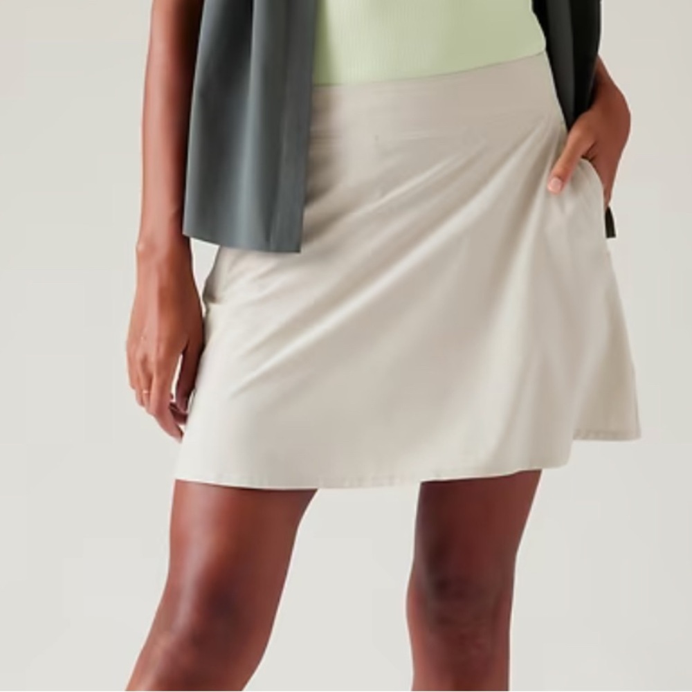 Athleta Beige High Rise Skort NWT Size 8